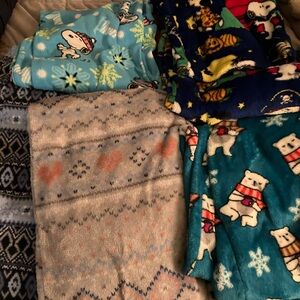 🎄🎄Lot of 5 GUC fuzzy fleece pajama pants- 2 Peanuts Snoopy fleece